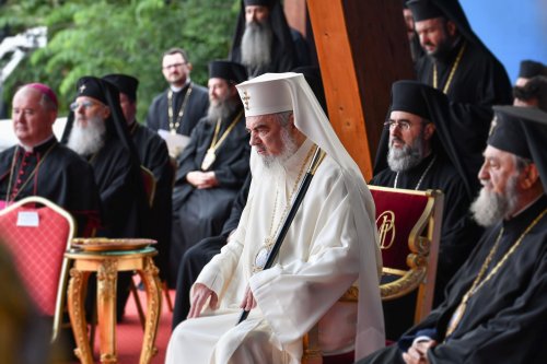 Rugăciune și mulțumire la împlinirea a 70 de ani de viață ai Patriarhului României  Poza 177976