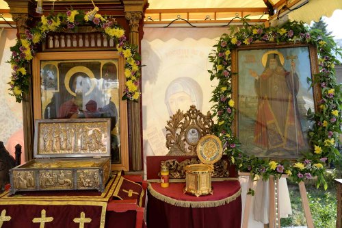 Procesiune de hram la Biserica „Sfântul Pantelimon”-Foişorul de Foc din București Poza 178349