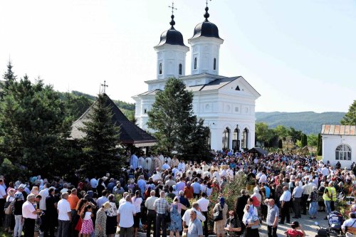 Biserica Mănăstirii Fâstâci a fost resfințită  la 300 de ani de la ctitorirea ei Poza 178263