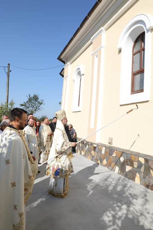 Târnosire în parohia maramureşeană Sălsig Poza 178385