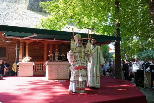 Mănăstirea din localitatea brăileană Lacu Sărat și-a sărbătorit ocrotitorul Poza 178544