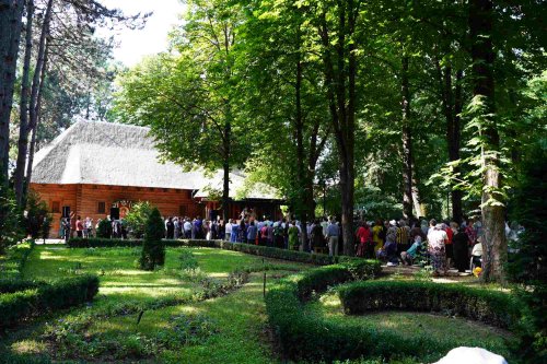 Mănăstirea din localitatea brăileană Lacu Sărat și-a sărbătorit ocrotitorul Poza 178548