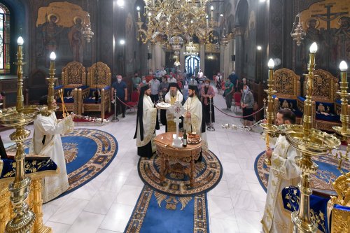 Slujbă de pomenire pentru Patriarhii Iustin și Teoctist la Catedrala Patriarhală Poza 178798