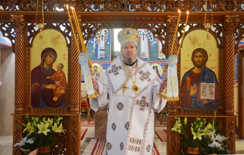 Liturghie arhierească în Biserica „Sfântul Mare Mucenic Dimitrie, Izvorâtorul de Mir” din Oradea