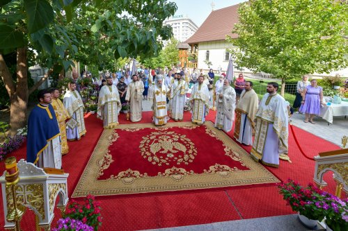 Cinstirea Sfântului Ioan Iacob de la Neamţ la Paraclisul Catedralei Naţionale Poza 179183