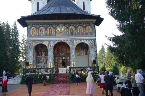 Seminariștii de la Mănăstirea Neamț și-au sărbătorit ocrotitorul Poza 179125