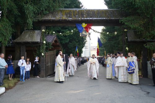 Seminariștii de la Mănăstirea Neamț și-au sărbătorit ocrotitorul Poza 179133