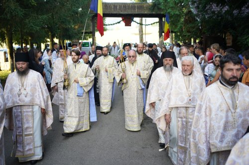 Seminariștii de la Mănăstirea Neamț și-au sărbătorit ocrotitorul Poza 179140