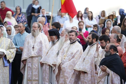 Seminariștii de la Mănăstirea Neamț și-au sărbătorit ocrotitorul Poza 179150