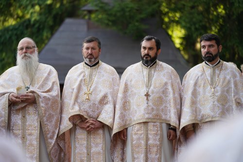 Seminariștii de la Mănăstirea Neamț și-au sărbătorit ocrotitorul Poza 179155