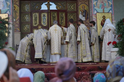 Seminariștii de la Mănăstirea Neamț și-au sărbătorit ocrotitorul Poza 179159