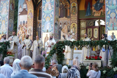 Seminariștii de la Mănăstirea Neamț și-au sărbătorit ocrotitorul Poza 179167