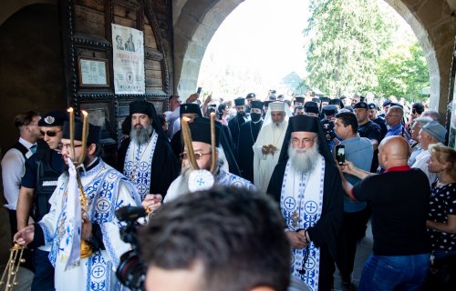 Patriarhul României a binecuvântat începutul manifestărilor de la Putna Poza 180205