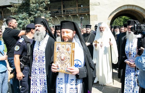 Patriarhul României a binecuvântat începutul manifestărilor de la Putna Poza 180206