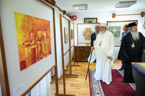 Patriarhul României a vizitat expoziția „Serbarea de la Putna - 150” Poza 180448