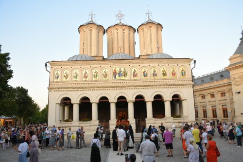 Prohodul Maicii Domnului la Catedrala Patriarhală Poza 180353