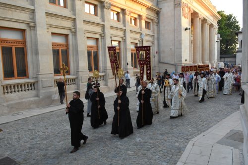 Prohodul Maicii Domnului la Catedrala Patriarhală Poza 180409