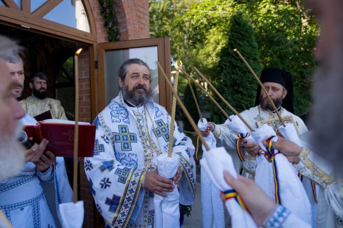 Sfințirea Altarului de vară al Mănăstirii Piatra Sfântă din Iași Poza 180255