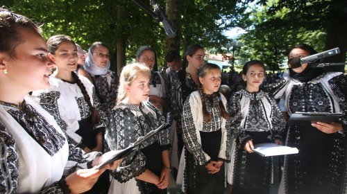 Sărbătoare la Mănăstirea Brâncoveanu de la Sâmbăta de Sus Poza 180549