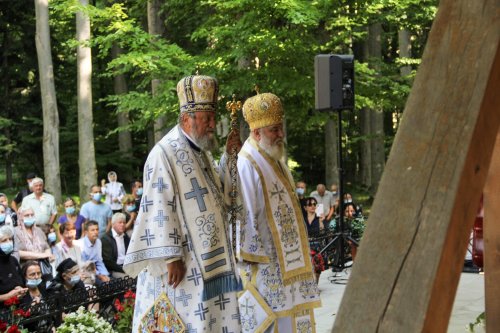 Sărbătoare la Mănăstirea Brâncoveanu de la Sâmbăta de Sus Poza 180567