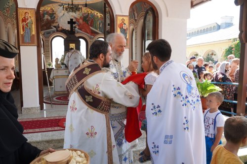 Sărbătoarea Adormirii Maicii Domnului la Mănăstirea Vladimireşti Poza 180532