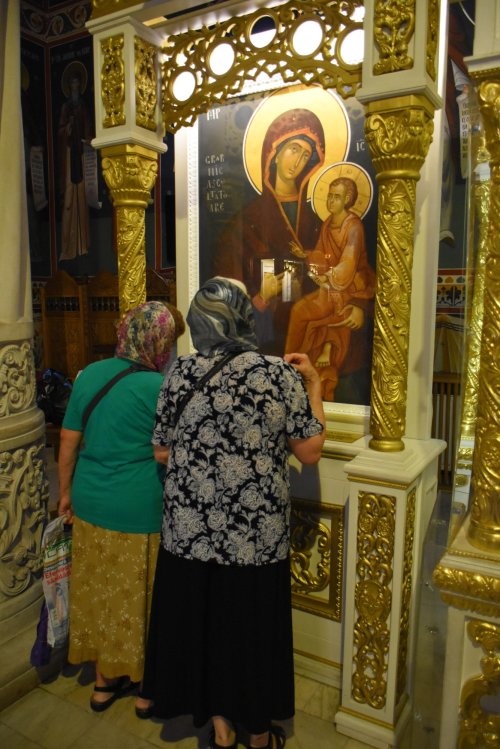 Icoane în mozaic impresionante sfințite la ctitoria Brâncovenilor din București  Poza 180843
