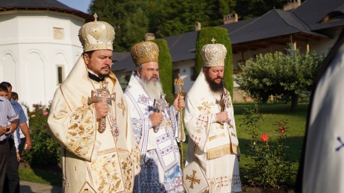 Liturghie Arhierească la „Serbarea de la Putna 2021” de ziua Sfinților Martiri Brâncoveni Poza 180719