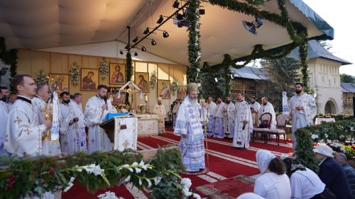 Liturghie Arhierească la „Serbarea de la Putna 2021” de ziua Sfinților Martiri Brâncoveni Poza 180738