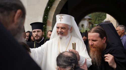Patriarhul României şi-a încheiat astăzi vizita la Mănăstirea Putna Poza 181037