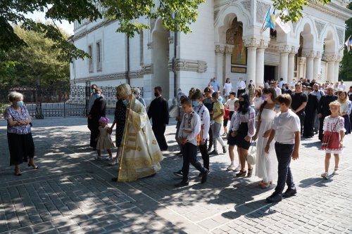 Duminica migranţilor români la Catedrala Arhiepiscopală din Galaţi Poza 181523
