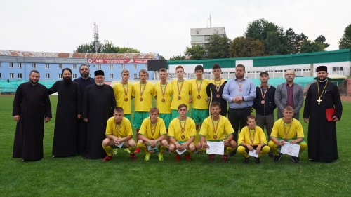 Campionat de fotbal pentru tinerii din Arhiepiscopia Sucevei și Rădăuților Poza 181775