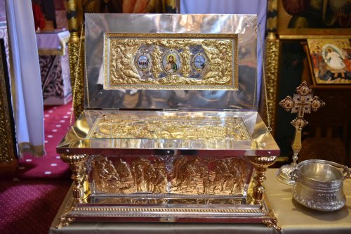 Patriarhul României a sfinţit două racle pentru moaştele Botezătorului Domnului Poza 181965