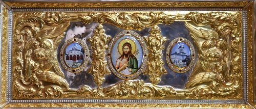 Patriarhul României a sfinţit două racle pentru moaştele Botezătorului Domnului Poza 181966