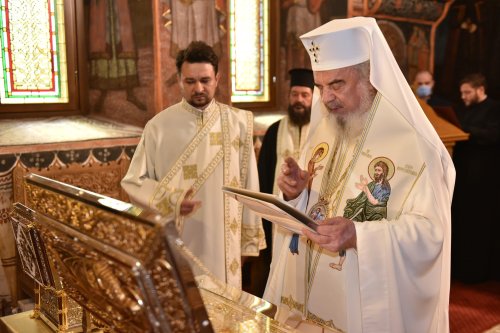 Patriarhul României a sfinţit două racle pentru moaştele Botezătorului Domnului Poza 181976