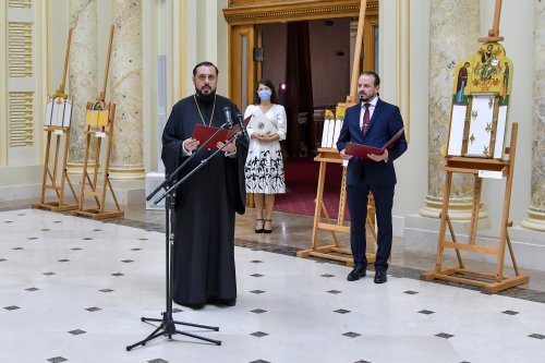 Premierea câștigătorilor celei de-a 10-a ediții a concursului „Icoana ortodoxă - lumina credinței” Poza 182421