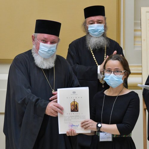 Premierea câștigătorilor celei de-a 10-a ediții a concursului „Icoana ortodoxă - lumina credinței” Poza 182435