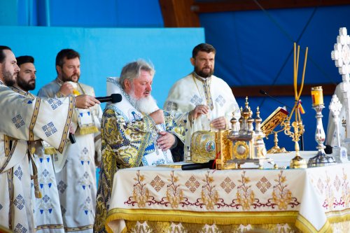 Binecuvântare arhierească la Altarul de vară de pe Colina Patriarhiei Poza 183217