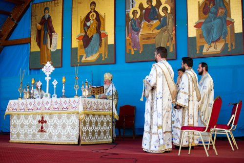 Binecuvântare arhierească la Altarul de vară de pe Colina Patriarhiei Poza 183230