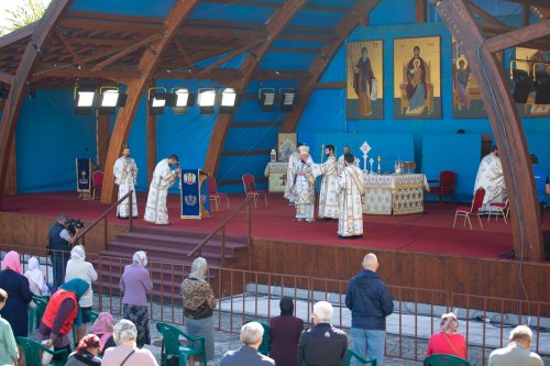 Binecuvântare arhierească la Altarul de vară de pe Colina Patriarhiei Poza 183235