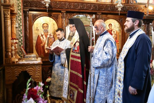 Sfântul Ierarh Andrei Şaguna a devenit ocrotitorul comunităţii din Ucea de Sus, judeţul Braşov Poza 183335