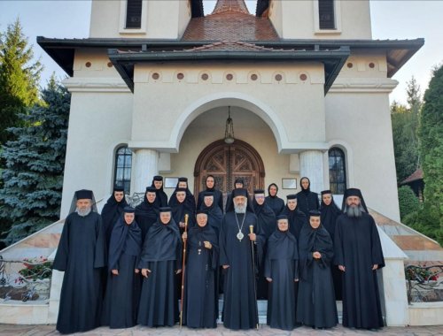 Liturghie arhierească la Mănăstirea Recea Poza 183520