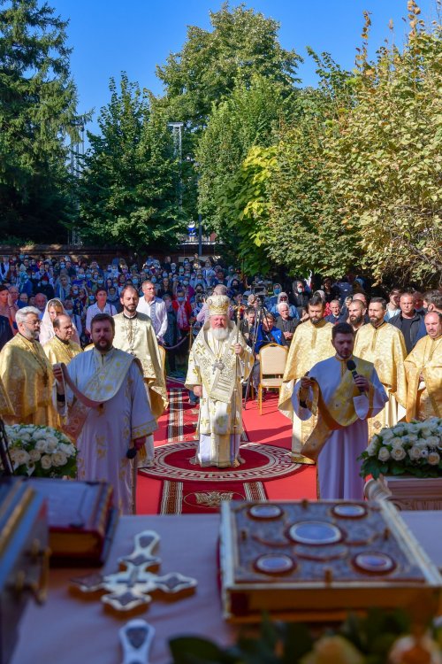 Sfinții Martiri Brâncoveni, noii ocrotitori ai unei biserici restaurate din Ilfov Poza 183810