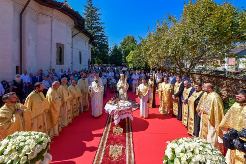 Sfinții Martiri Brâncoveni, noii ocrotitori ai unei biserici restaurate din Ilfov Poza 183832