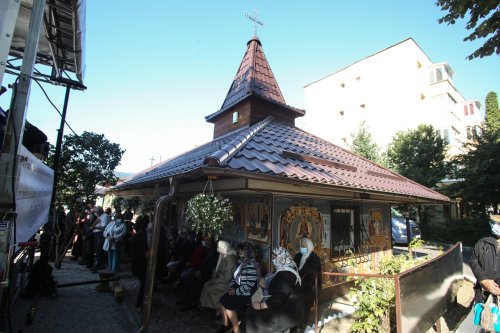 Piatră de temelie pentru noua biserică a Parohiei Braşov-Valea Cetăţii II Poza 183864
