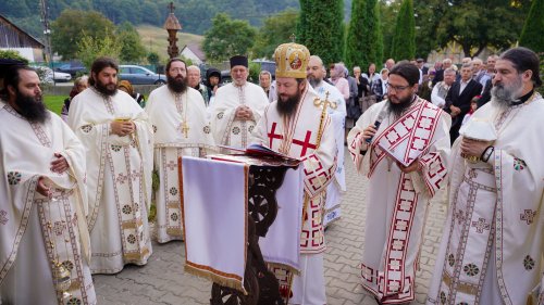 Hram și resfințire de paraclis la Mănăstirea Pătrăuți Poza 184303