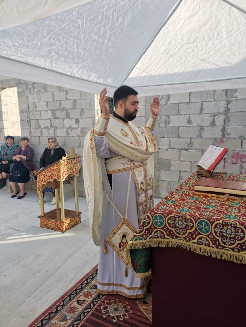 Prima Sfântă Liturghie în Parohia Floreni, Republica Moldova Poza 184099