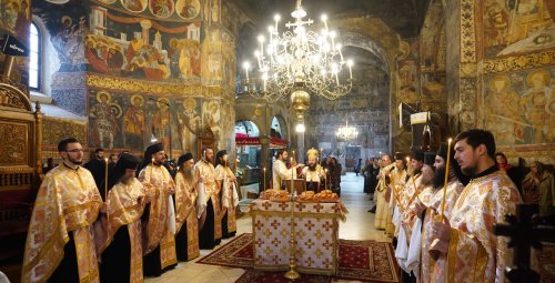 Părintele protosinghel David va fi înmormântat luni la Mănăstirea Cetățuia  Poza 184613