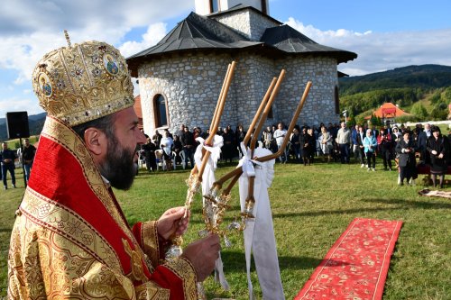 Mănăstirea Petroșnița din Caraș-Severin și-a sărbătorit hramul Poza 184835