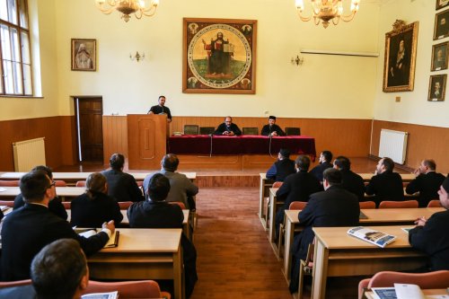 Cursuri la Sibiu pentru obţinerea gradelor profesionale în preoţie Poza 184999
