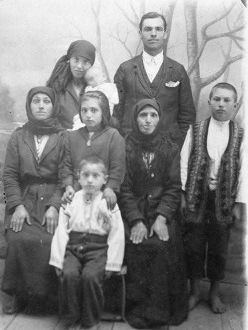 Familia binecuvântată a Bătrânului Dionisie Ignat Poza 184924